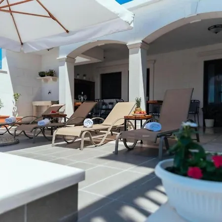 Trogrli - With Balcony * Χβαρ