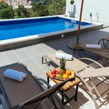 Trogrli - With Balcony Appartement