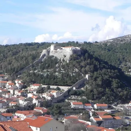 Trogrli - With Balcony هفار