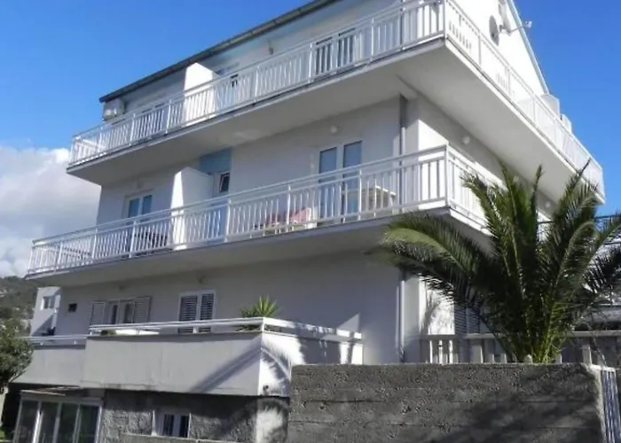 شقة Trogrli - With Balcony